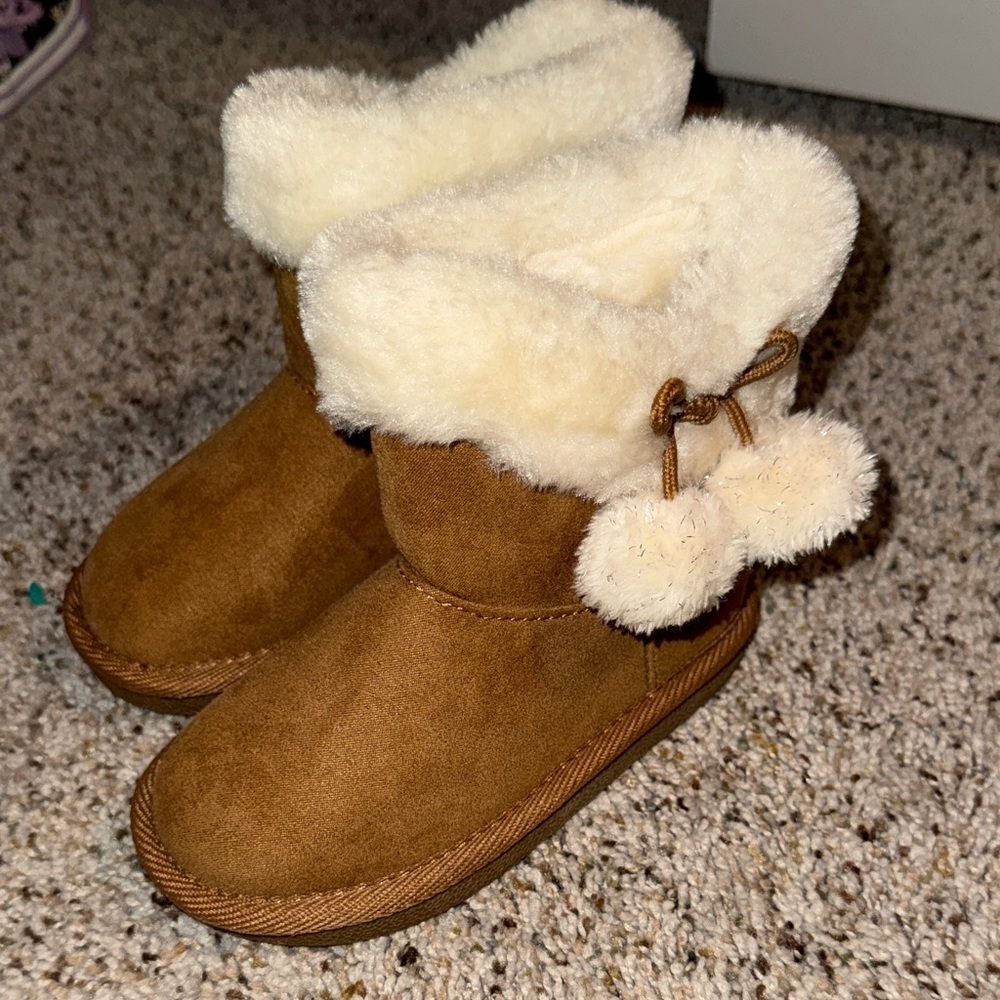 Cozy Tan Kids Boots with Cream Fur Lining